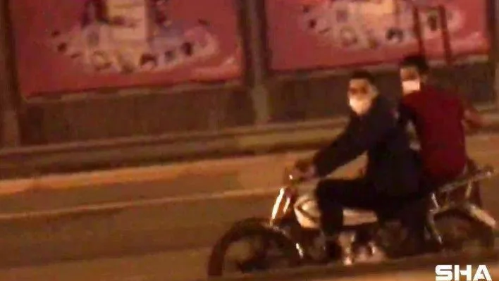 (Özel) Motosiklete binerken maske taktılar, ama kask takmadılar