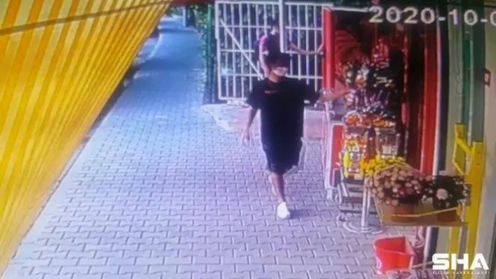 (Özel) Ümraniye'de gençlerin büfeden kola ve cips çalması pes dedirtti