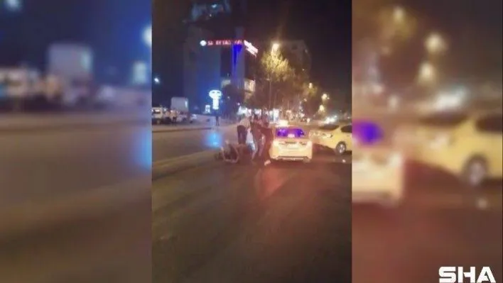 (Özel) Yolu trafiğe kapatıp birbirlerine girdiler