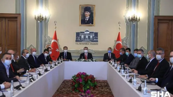 Sağlık Bakanı Koca, İstanbul'da yerel yöneticilerle bir araya geldi