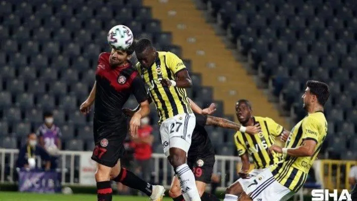Süper Lig: Fenerbahçe: 1 - Fatih Karagümrük: 0 (İlk yarı)