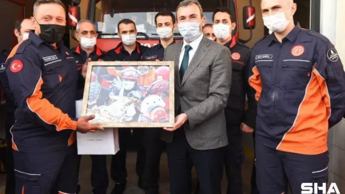 Elif'in parmağını tuttuğu kahraman İtfaiyeci: 'Hiçbir hareket yoktu, ölmüş olduğunu düşünmüştük&quot