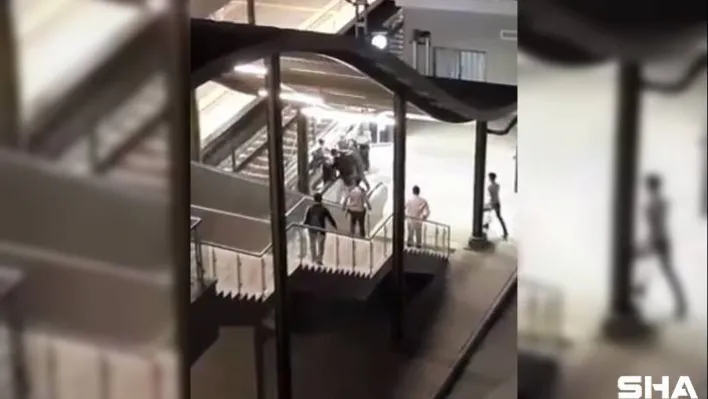 Kadın güvenlik görevlisine küfreden şahsa linç girişimi kamerada