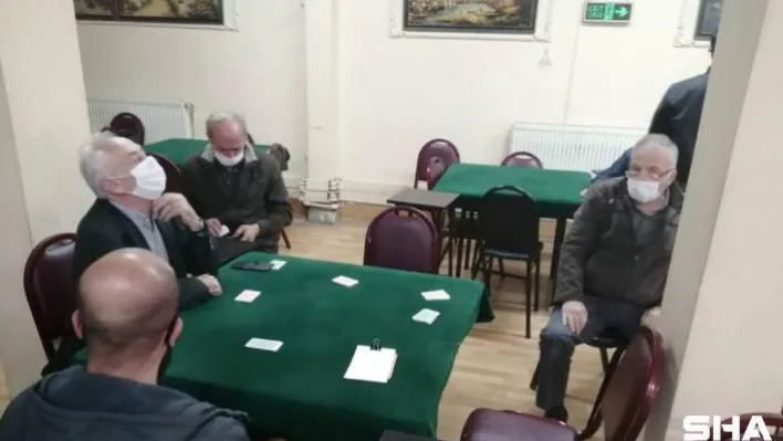 (Özel) İstanbul'da yasağı delen işletmelere polis baskını: 143 bin lira ceza kesildi