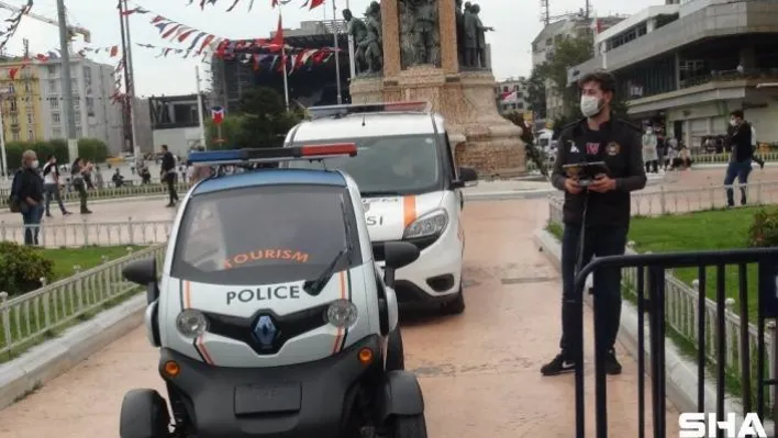 Taksim'de drone ile maske ve sosyal mesafe uyarısı
