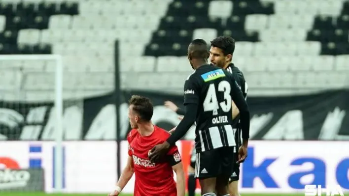 Devre arasında telefonunu gösterdi kırmızı kart gördü!