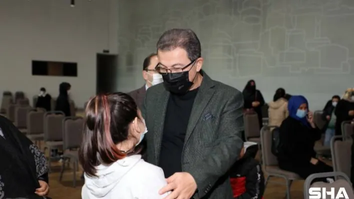 Eyüpsultan Belediyesi'nden yetim ve öksüzlere kışlık kıyafet yardımı