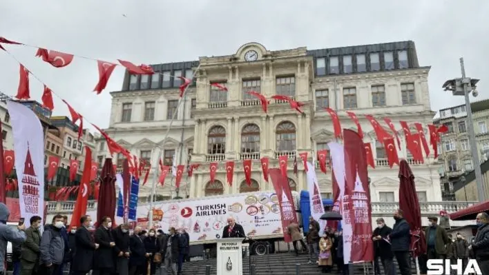 'Hediye Karavanı' çocuklar için Beyoğlu'ndan yola çıktı