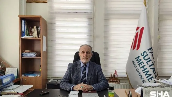 İBB'nin Şeb'i Arus etkinliğini değerlendiren Prof. Turan: 'Halkın dini inançları ve gelenekleriyle oynamamalıdır'