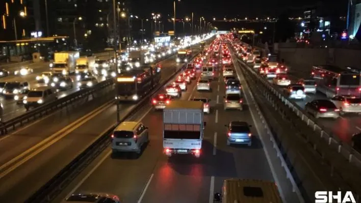 İstanbul'da mesai bitiminde trafik yoğunluğu yüzde 67'ye çıktı
