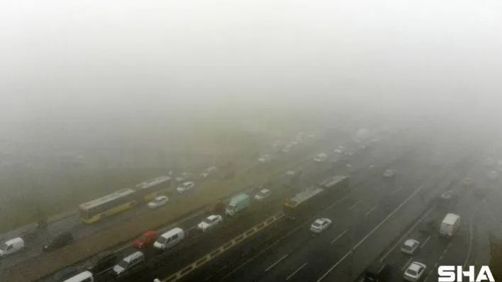 İstanbul'un bazı ilçelerinde sis görüş mesafesini düşürdü