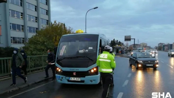 Kadıköy'de, korona virüs tedbirleri kapsamında toplu ulaşım araçlarına yönelik denetim yapıldı