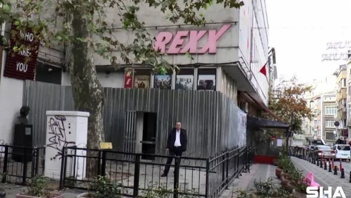 Kadıköy'ün simgelerinden Rexx Sinemasının yıkım süreci başladı