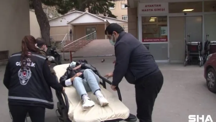 (Özel) Ataşehir'de kaza yapan motosikletli kadının yardımına gazeteci yetişti