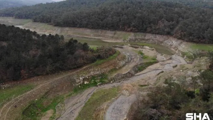 (Özel) Elmalı Barajında korkutan görüntü: suların 4'te 3'ü çekildi