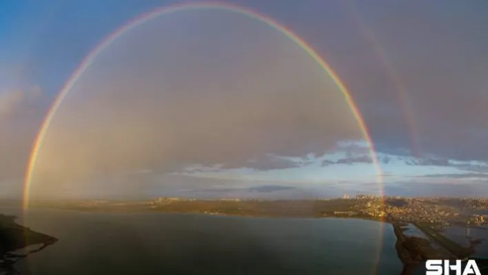 (Özel) İstanbul semaları rengarenk oldu