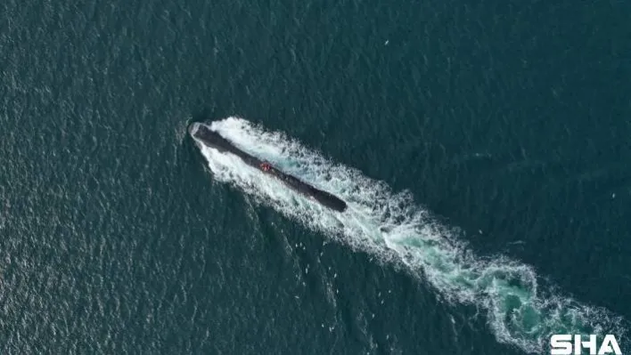 (Özel) Türk denizaltısı İstanbul Boğazı'ndan böyle geçti