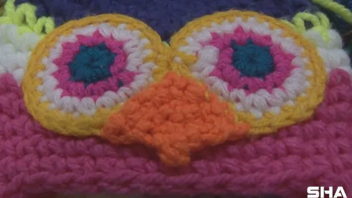 Pandemide evlerde örülen giysiler, muhtaç ailelere dağıtılıyor