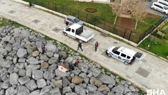 Sokağa çıkma kısıtlamasında polis ve belediye ekiplerinden iyilik operasyonu
