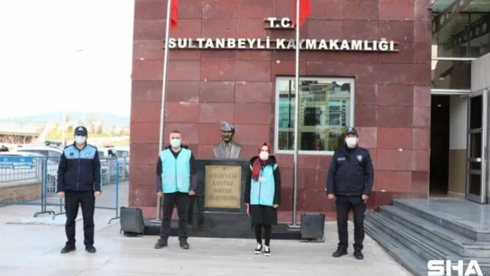 Sultanbeyli Salgın Denetim Merkezi Ekipleri, ihbarları anında değerlendiriyor