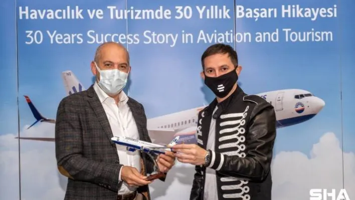 SunExpress, DJ Burak Yeter'in hava yolu partneri oldu