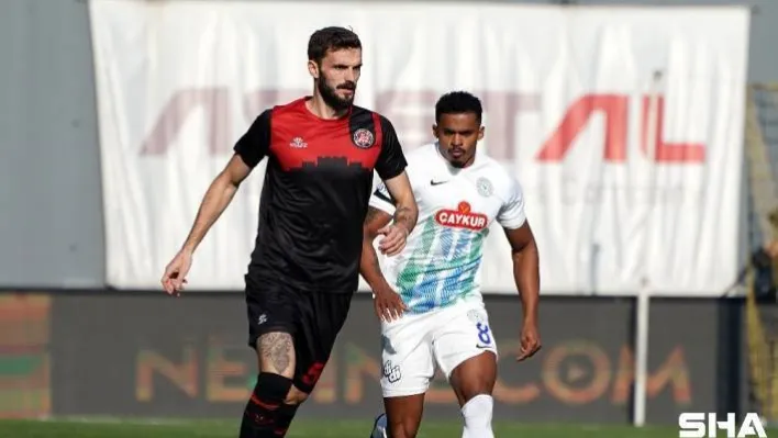 Süper Lig: Fatih Karagümrük:  2 - Çaykur Rizespor: 1 (İlk yarı)