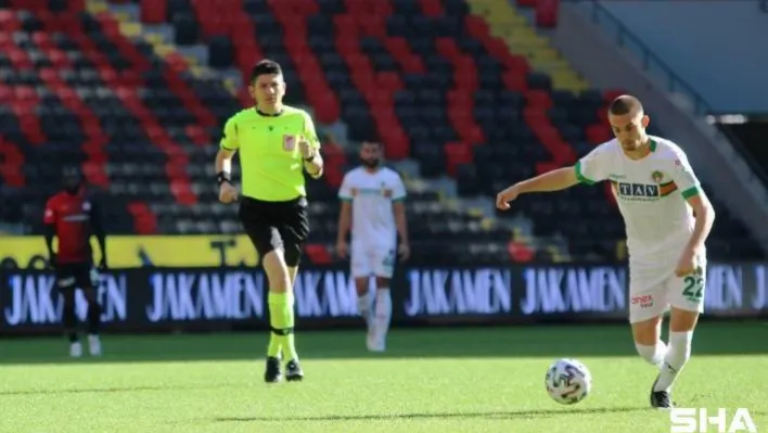 Süper Lig: Gaziantep Futbol Kulübü: 1 - Aytemiz Alanyaspor: 1 (Maç devam ediyor)
