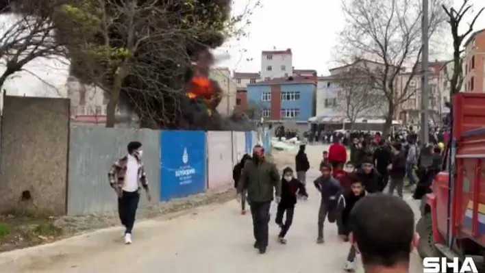 Arnavutköy 30 Ağustos Caddesi'nde yapımı devam eden bir kültür merkezi inşaatında yangın çıktı. Yangından yükselen dumanlar kilometrelerce uzaktan görülürken, olay yerine çok sayıda itfaiye ekibi sevk edildi.