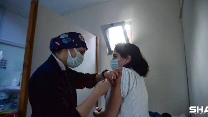 Covid-19 aşısı olanlar yan etkilerle karşılaştığında ne yapacak?