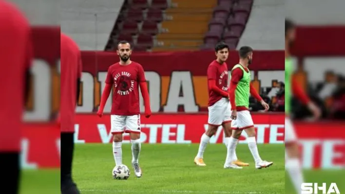 Galatasaraylı ve Antalyasporlu futbolcular Omar'ı unutmadı