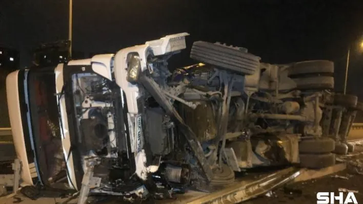 Kuzey Marmara Otoyolu'nda TIR devrildi
