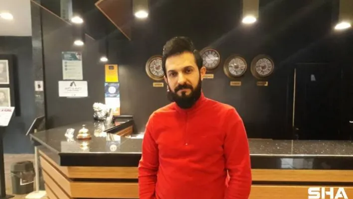 Otel'de çalışan kat görevlisi, yastık altında bulduğu 10 bin doları sahibine teslim etti