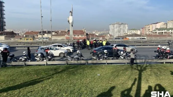 (Özel) E-5 Karayolu'nda kaza geçiren motosikletli polisin yardımına meslektaşları koştu