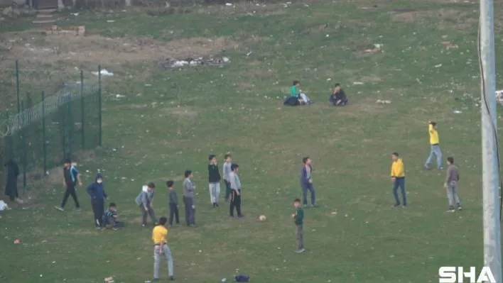 Sokağa çıkma kısıtlamasında piknik yaptılar, polisi görünce kaçtılar