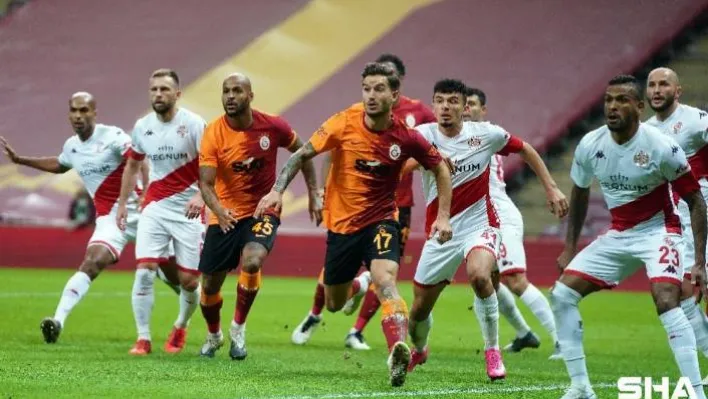 Süper Lig: Galatasaray: 0 - Antalyaspor: 0 (İlk yarı)
