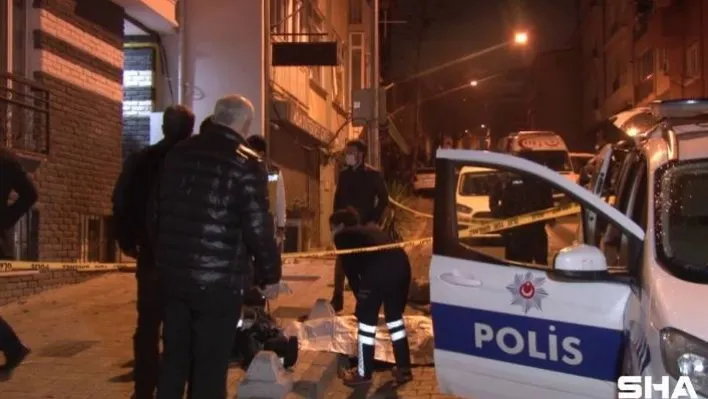 Üsküdar'da sokak ortasında erkek cesedi bulundu