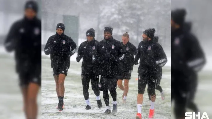 Beşiktaş kar altında çalıştı