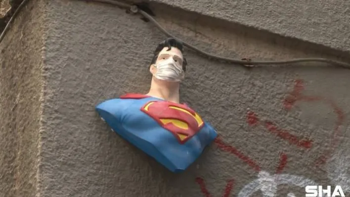 (Özel)- Hayal güçlerini sokağa taşıyan gençler onarmaya devam ediyor