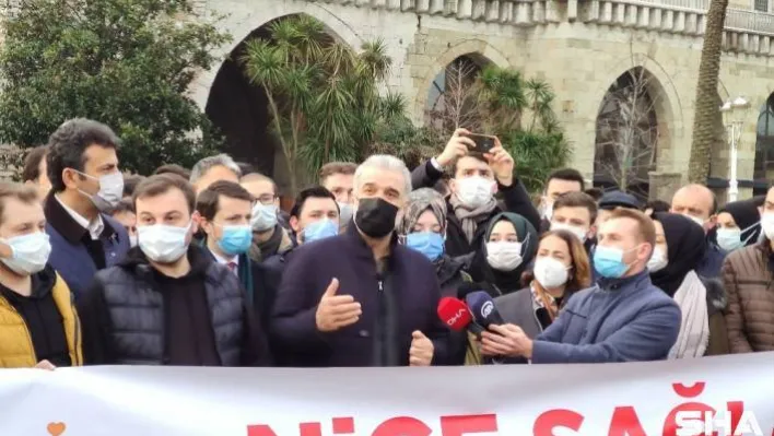 AK Parti İstanbul İl Başkanı Kabaktepe, Ayasofya Camii'nde sabah namazı sonrası gençlerle Yeşilay'a yürüdü