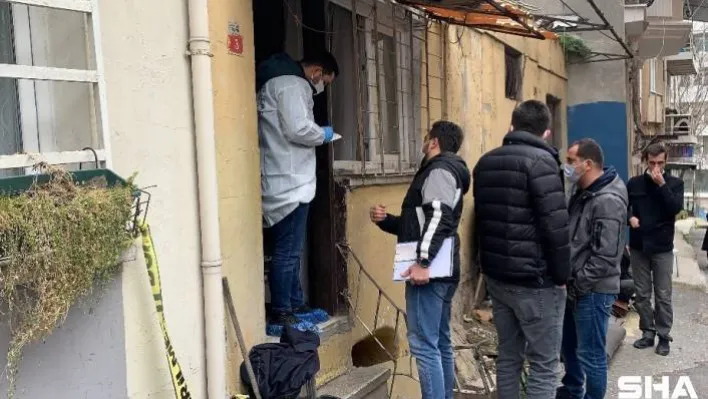 Beyoğlu'nda bir adam evinde asılı olarak bulundu