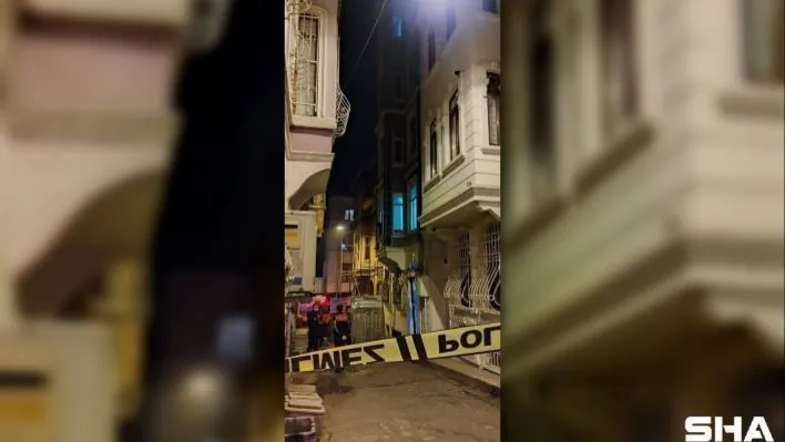 Beyoğlu'nda bir pansiyonda çıkan yangında 3 kişi dumandan etkilendi
