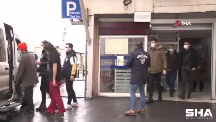 Boğaziçi Üniversitesi'nde Kâbe fotoğrafını yere serilmesi davası başlıyor