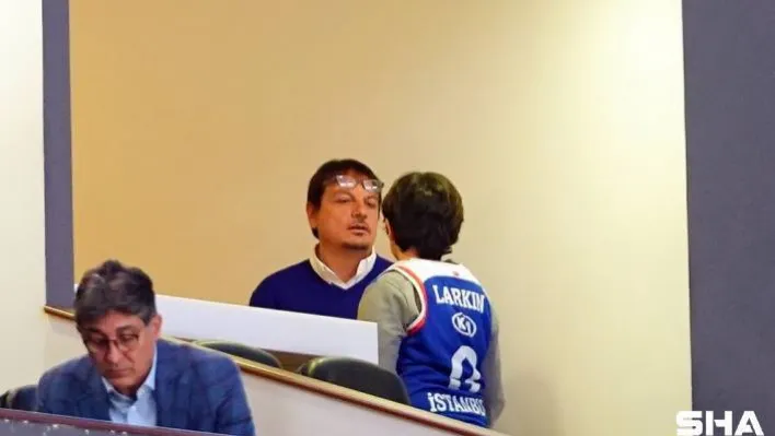 Ergin Ataman maçı locadan takip etti
