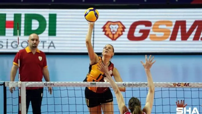 Galatasaray, Kadınlar CEV Kupası Finali rövanşında İtalyan ekibi Saugella Monza'ya iki set verdi ve kupada ikinci oldu.