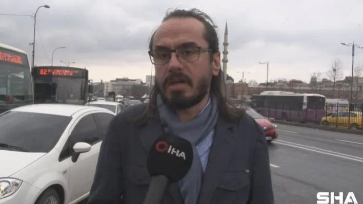 (Özel) İstanbul'da otobüs şoförü yolcunun üzerine yürüdü, o anlar kamerada