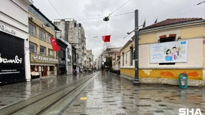 Sokağa çıkma kısıtlamasında yollar ve meydanlar boş kaldı