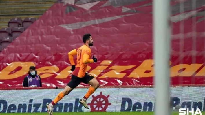 Süper Lig: Galatasaray: 2 - Çaykur Rizespor: 2 (İlk yarı)