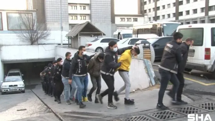 Uyuşturucu operasyonunda gözaltına alınan 20 şüpheli adliyeye sevk edildi