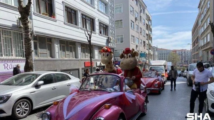 23 Nisan'da vosvoslu maskotlar çocuklara moral oldu