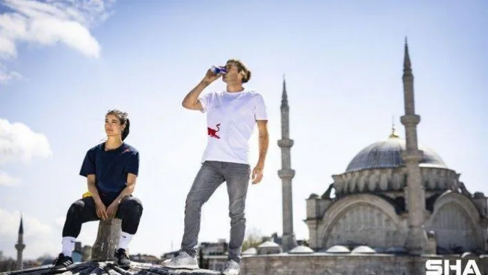 Hazal Nehir ve Dominic Di Tommaso, Kapalıçarşı'yı keşfediyor